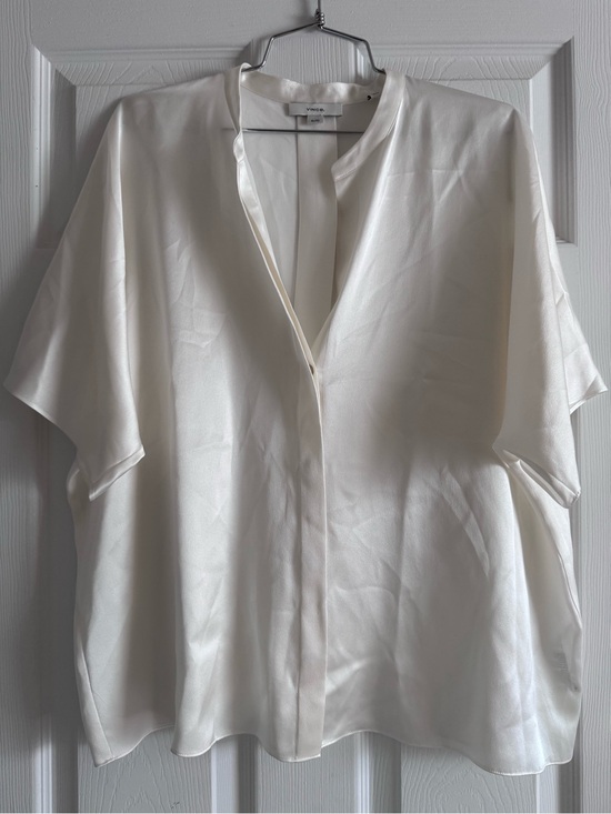 Vince Tops - VINCE-  Cream Short Sleeve Silk V-Neck Button Up Blouse XL